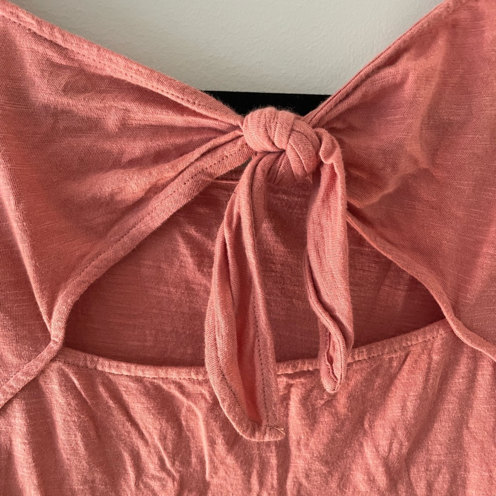 EUC Cutout Tied-Back Tee - Picture 3 of 4